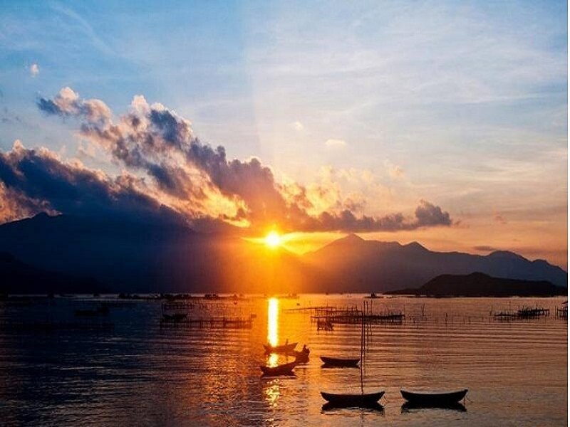 Đầm Ô Loan – Huyền Thoại Về Nàng Tiên Tên Loan