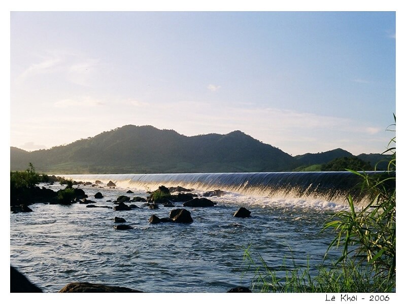 Thác Đập Đồng Cam Với Vẻ Đẹp Hùng Vĩ