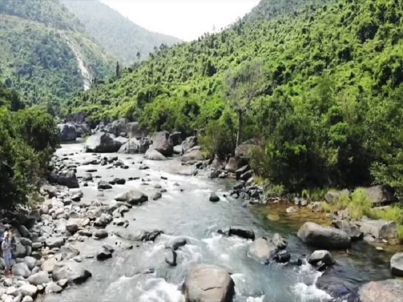 Khám Phá Thắng Cảnh Vực Phun Phú Yên 2025!