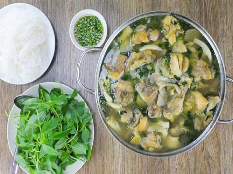 Lẩu Gà Lá É Phú Yên - Đậm Đà Hương Vị Ngày Mưa