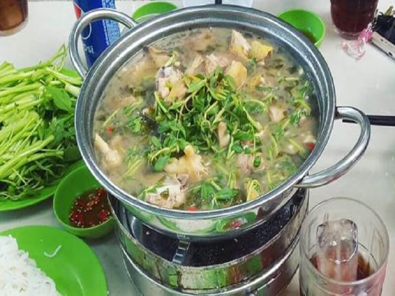 Lẩu Gà Lá É Phú Yên - Đậm Đà Hương Vị Ngày Mưa