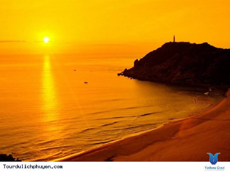 Mũi Điện - Bình Minh “ Đắt Giá Nhất” Tại Xứ Sở Hoa Vàng Trên Cỏ Xanh