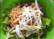 Mì Mắm & Súp Huyết