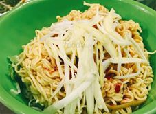 Mì Mắm & Súp Huyết