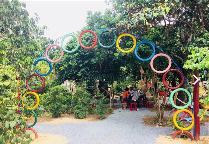 Vườn Đỏ Bốn Phương