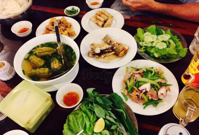 Nhà Hàng Bãi Tiên