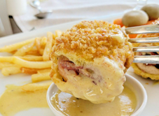 Sky Lounge Restaurant - CenDeluxe Hotel