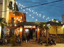 Hoa Sơn Tửu Quán