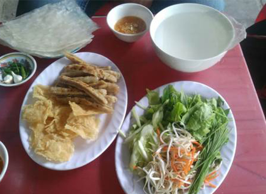 Quán Nem Cây Dông - Bà Triệu