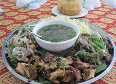 Gia Đình Số 1 - Bê Thui Cầu Mống