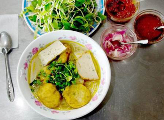 Quán Nguyễn - Bánh Canh & Bún Chả Cá Sạch
