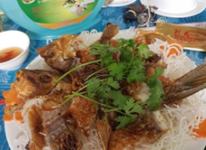 Quê Tôi - Nhà Hàng Việt