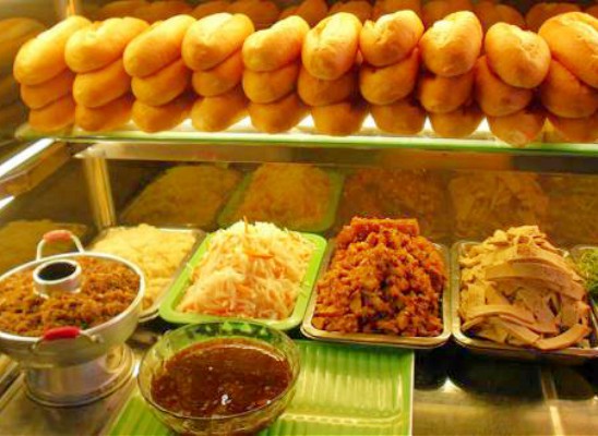 Cô Bé - Bánh Mì & Bánh Bao