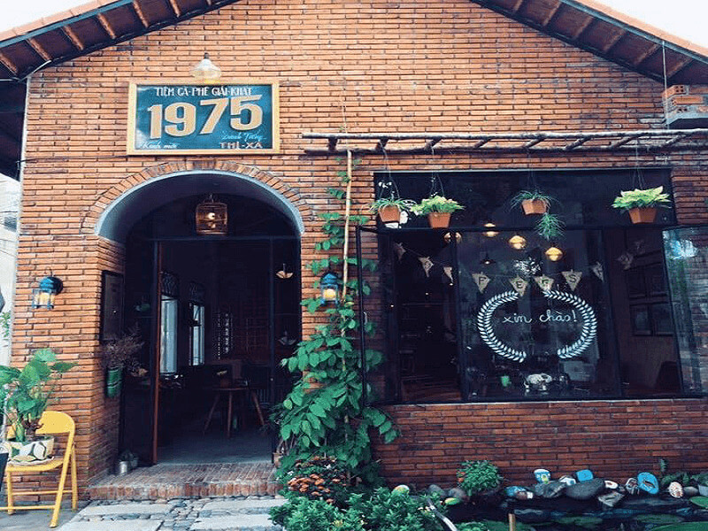Cafe 1975